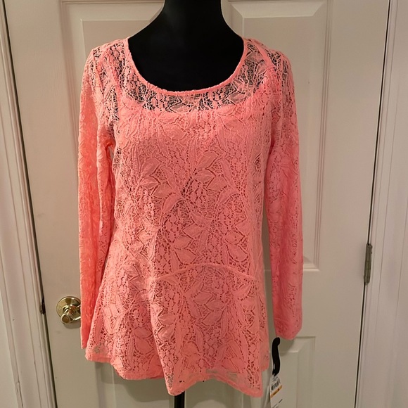 “Skye’s the limit” Blouse - Picture 1 of 10